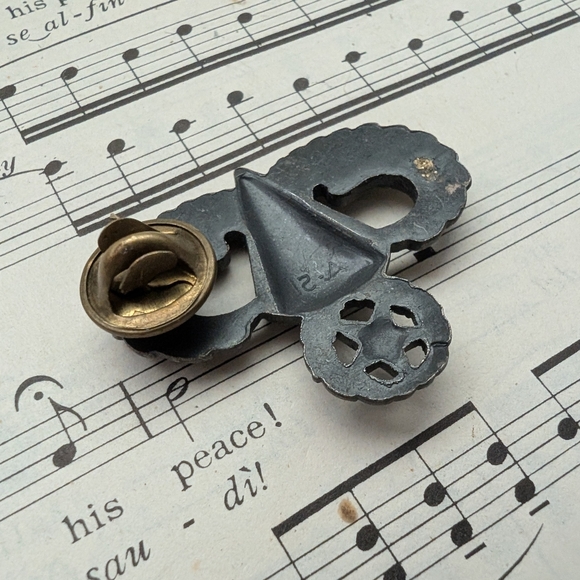 Silver Parachute Wings Pin - Picture 5 of 5